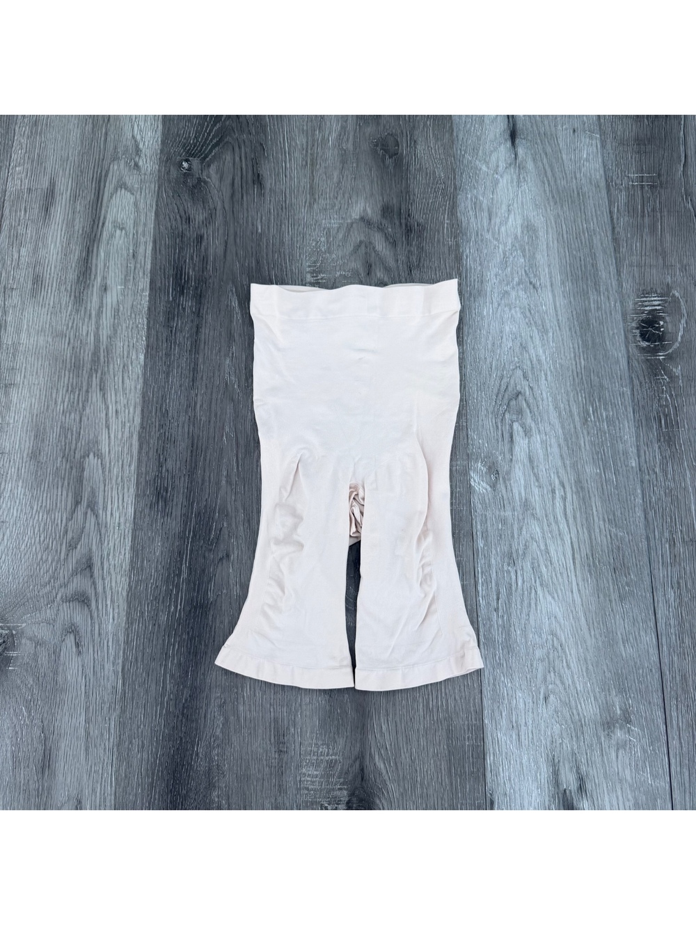 SKIMS Seamless Cream Sculpt Mid-Thigh Shorts 2X-3X